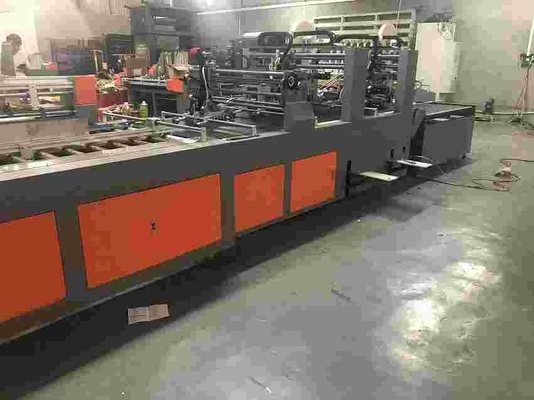 opération facile de 60m/Min Carton Box Gluing Machine 1600kg pour l'emballage