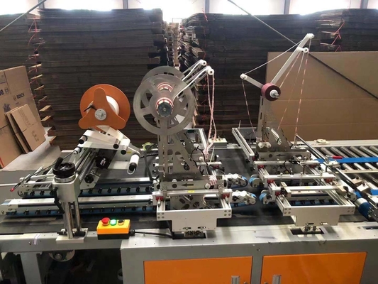 machine 1600kg de 100m/Min Automatic Corrugated Box Gluing une garantie d'an